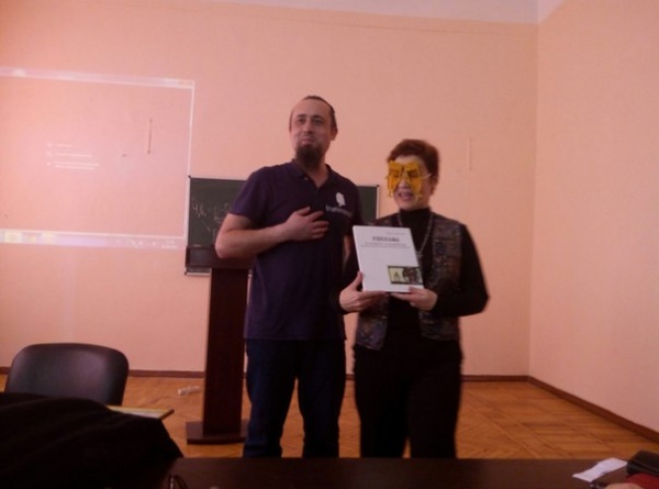 k8TKzk4vEqg